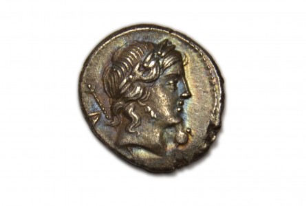 CREPUSIA. denario 82 a J.C.