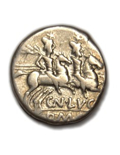LUCRETIA. denario 136 a J.C. 2